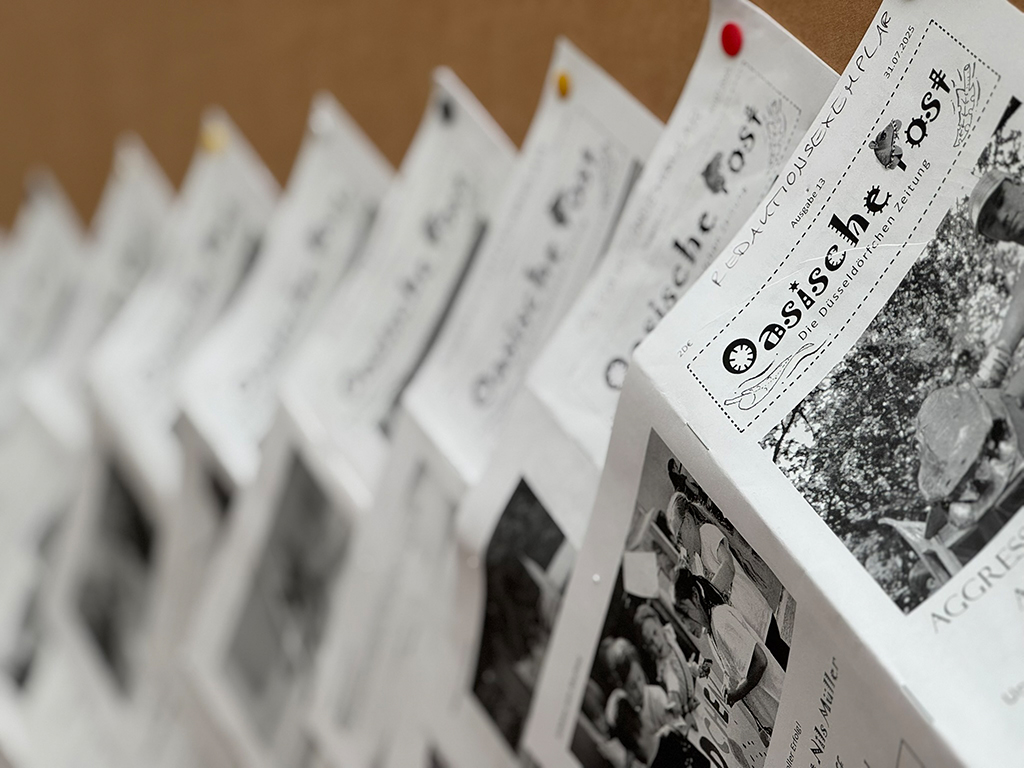 Zeitungsausgaben aus dem Düsseldörfchen.