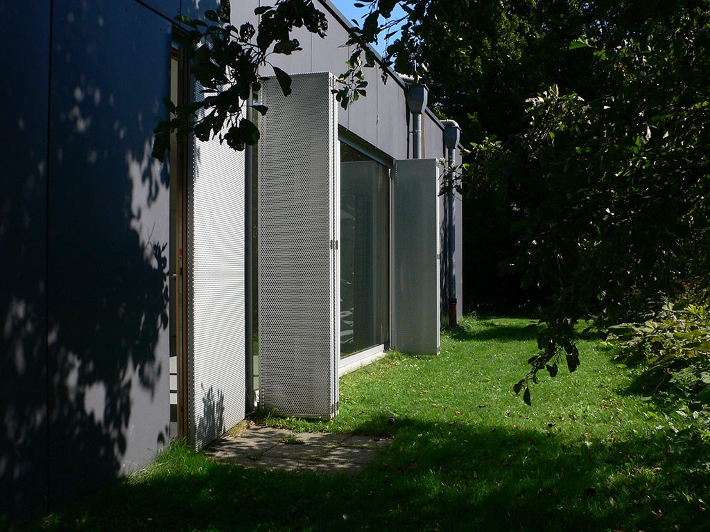 Das neue Akki-Haus. Seitenansicht.